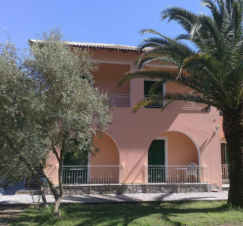 Rossi'S Studios Moraitika Exterior photo